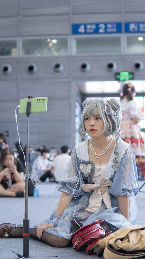 Fotografía hecha por Linli Xu que muestra a cosplayer Cosplay Covid Copyright